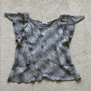 Violet & Claire Black and Gray Patterned Blouse